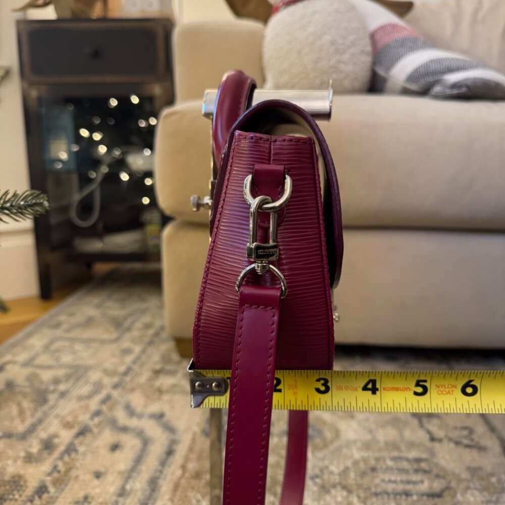 Louis Vuitton Epi Eden Red Fushia Bag - Picture 7 of 10